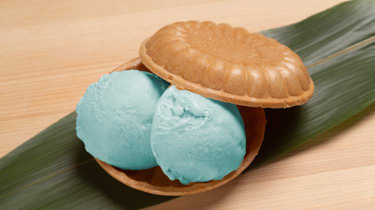 Blue salt ice cream Monaka (wafer cake filled with ice cream)