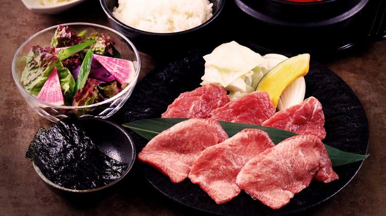 和牛ロースと特選牛タン定食